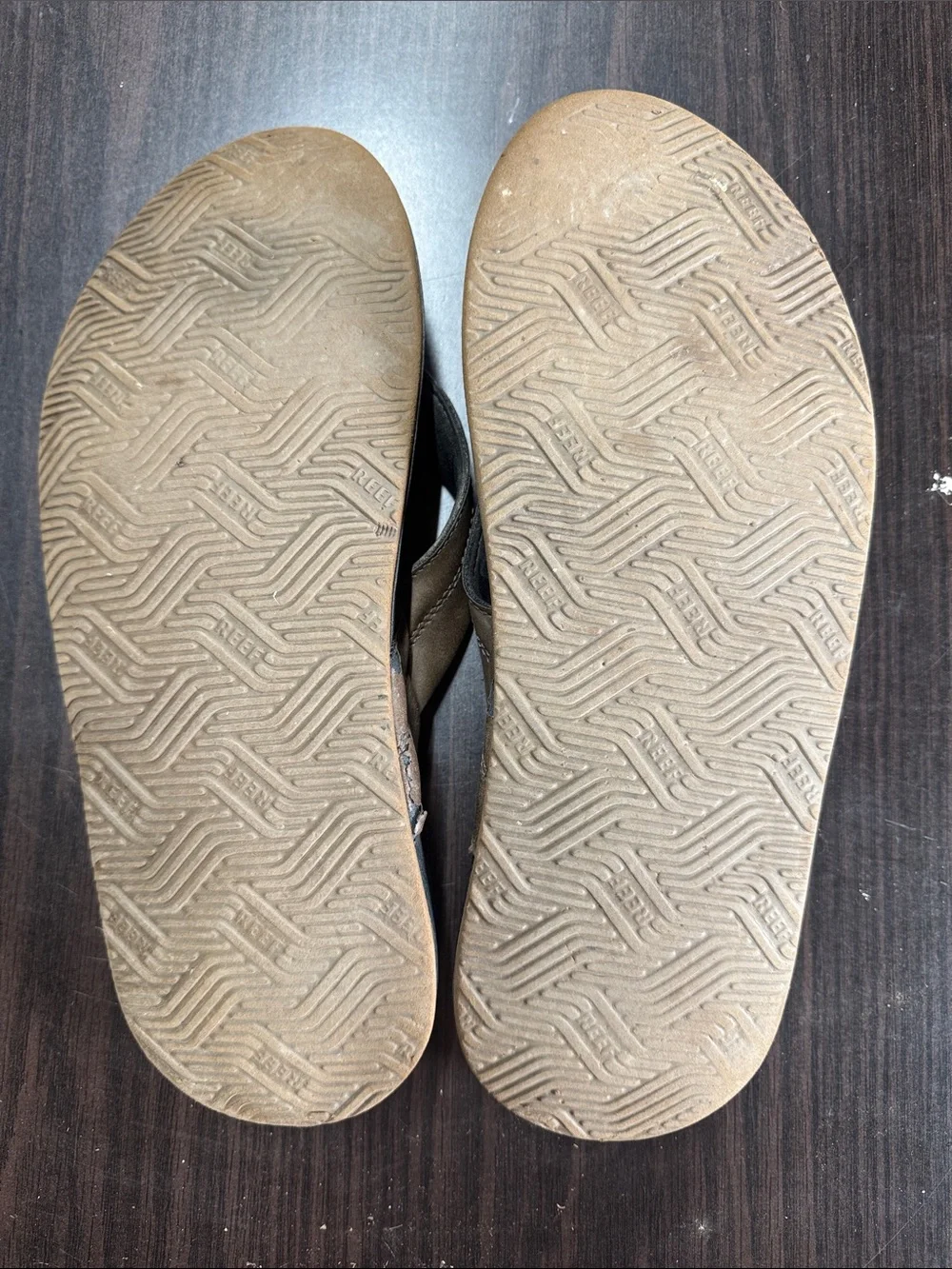 Reef Men’s Brown Leather Thong Sandals with Black Footbed